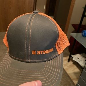 Hydrema hat